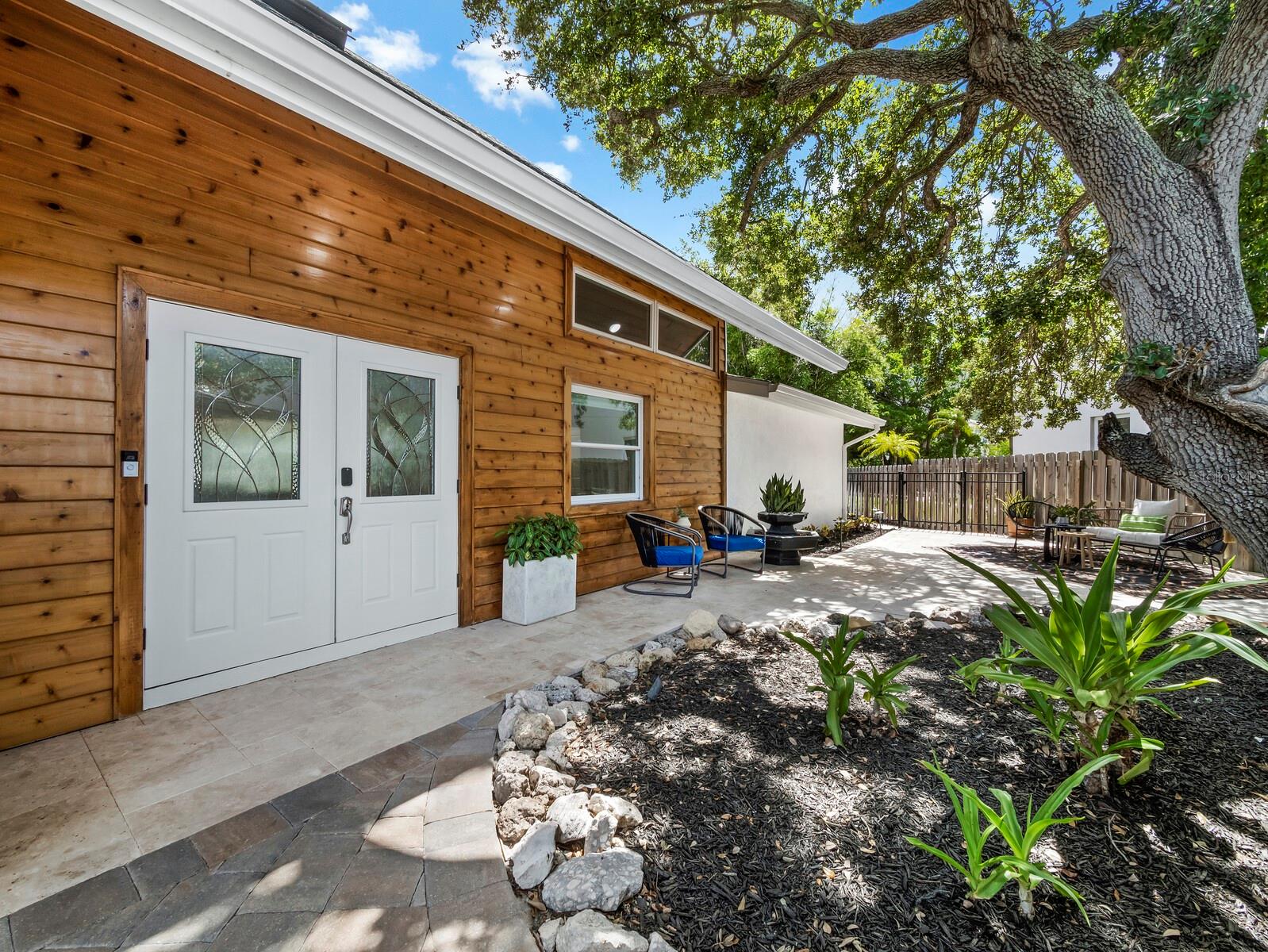 430 Island Cir, Sarasota, FL 34242 — photo 6 of 61