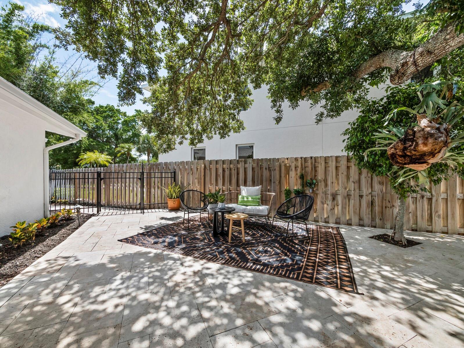 430 Island Cir, Sarasota, FL 34242 — photo 7 of 61