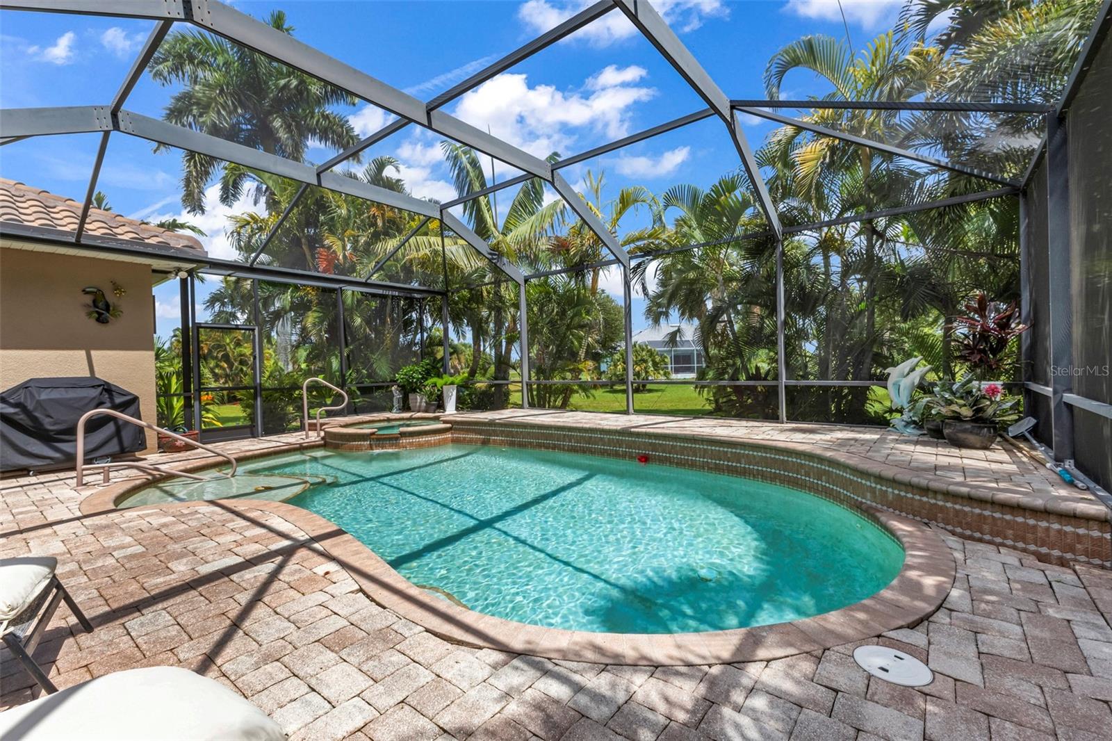 Picture yourself floating in paradise!