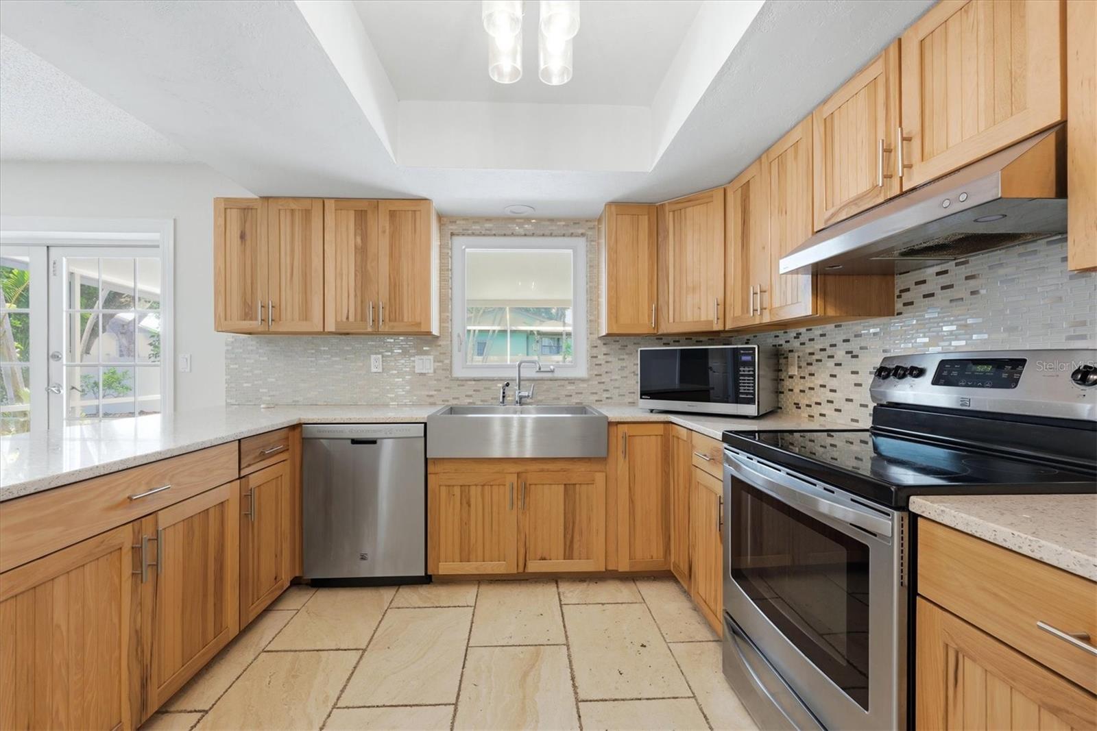 4089 King Richard Dr, Sarasota, FL 34232 — photo 12 of 32