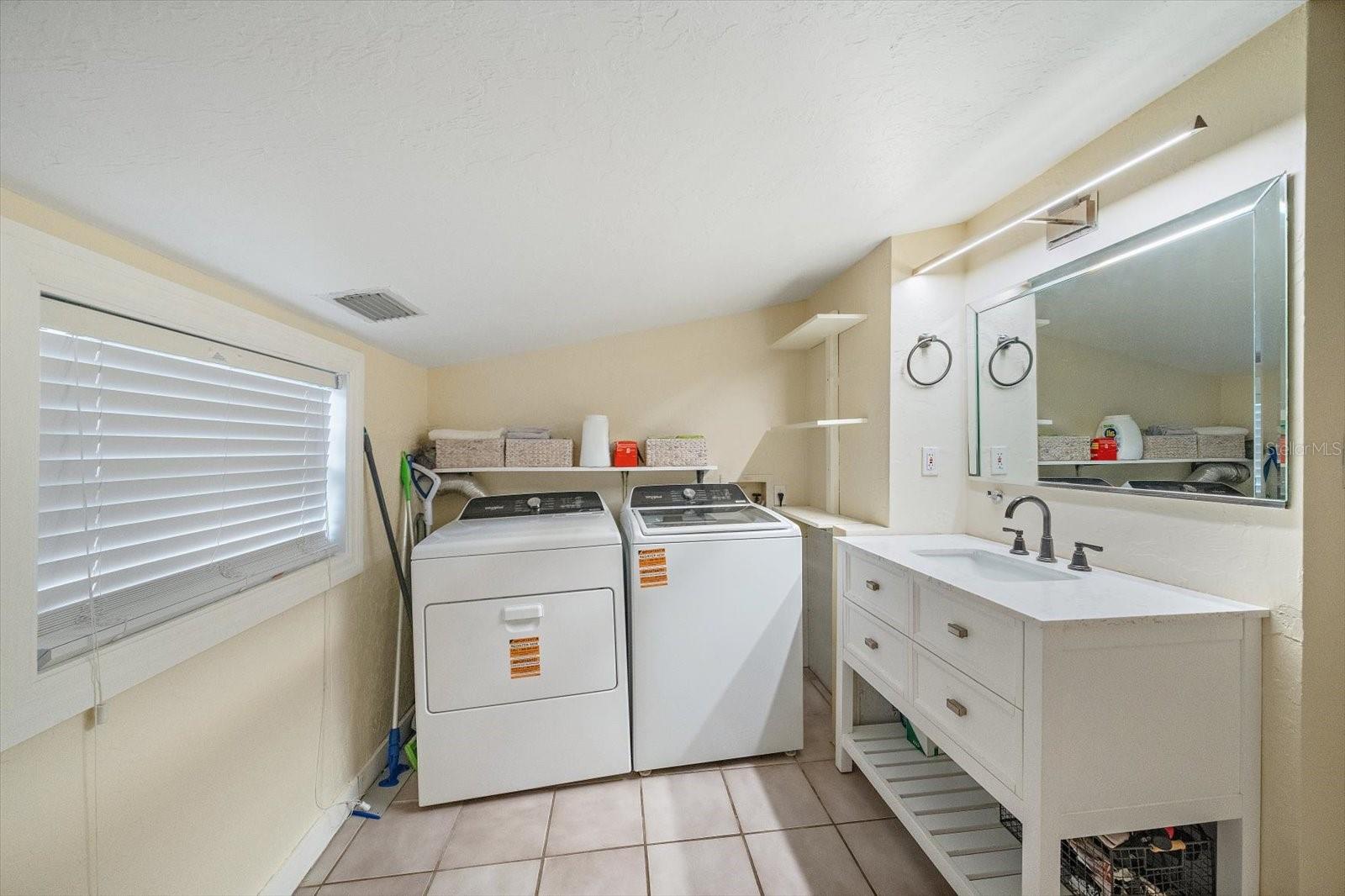 4102 Royal Palm Ave, Sarasota, FL 34234 — photo 21 of 46