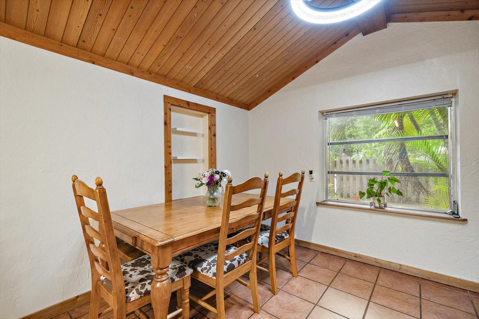 4102 Royal Palm Ave, Sarasota, FL 34234 — photo 10 of 46