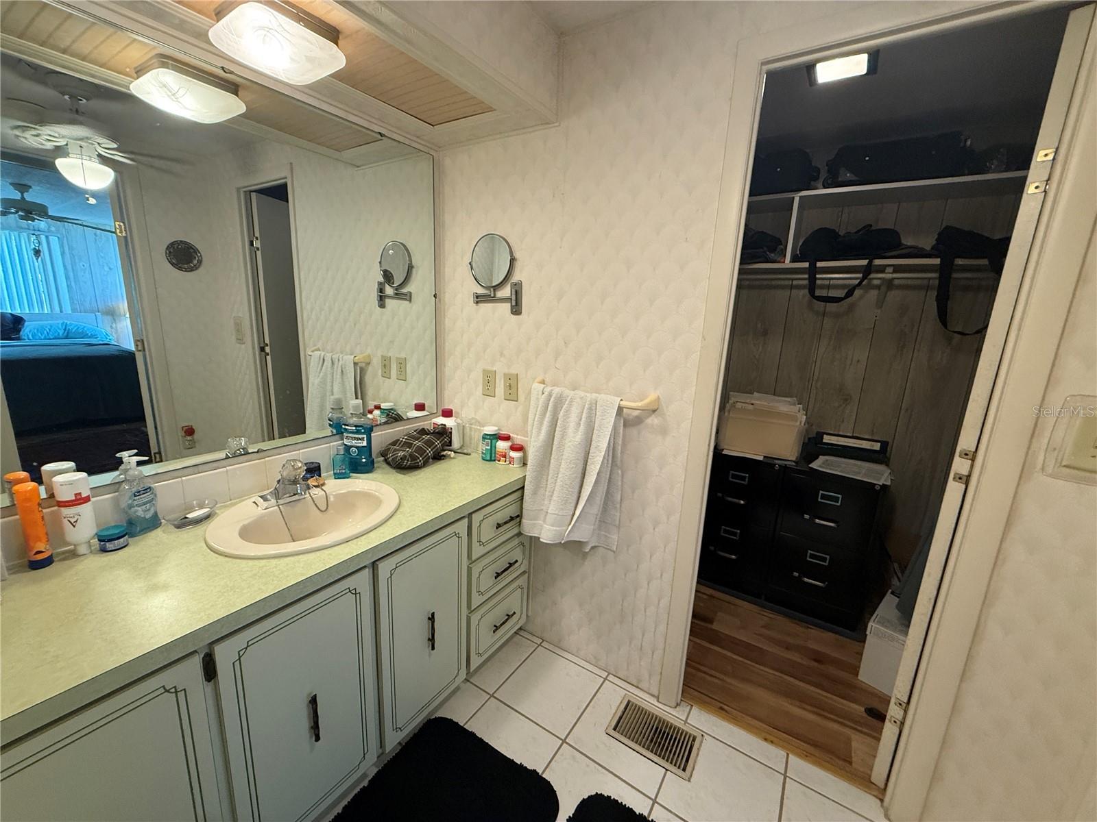 5640 Forsythia Rd, Venice, FL 34293 — photo 11 of 23