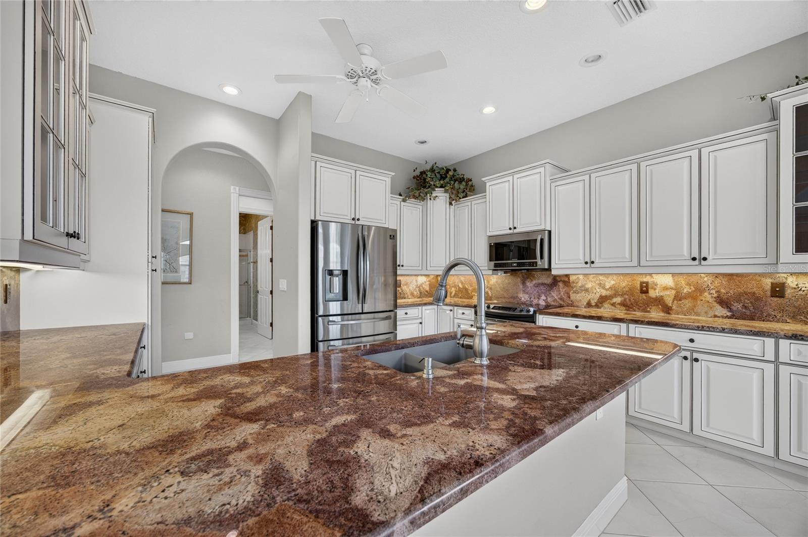 2590 Tarpon Cove Dr #821, Punta Gorda, FL 33950 — photo 13 of 53