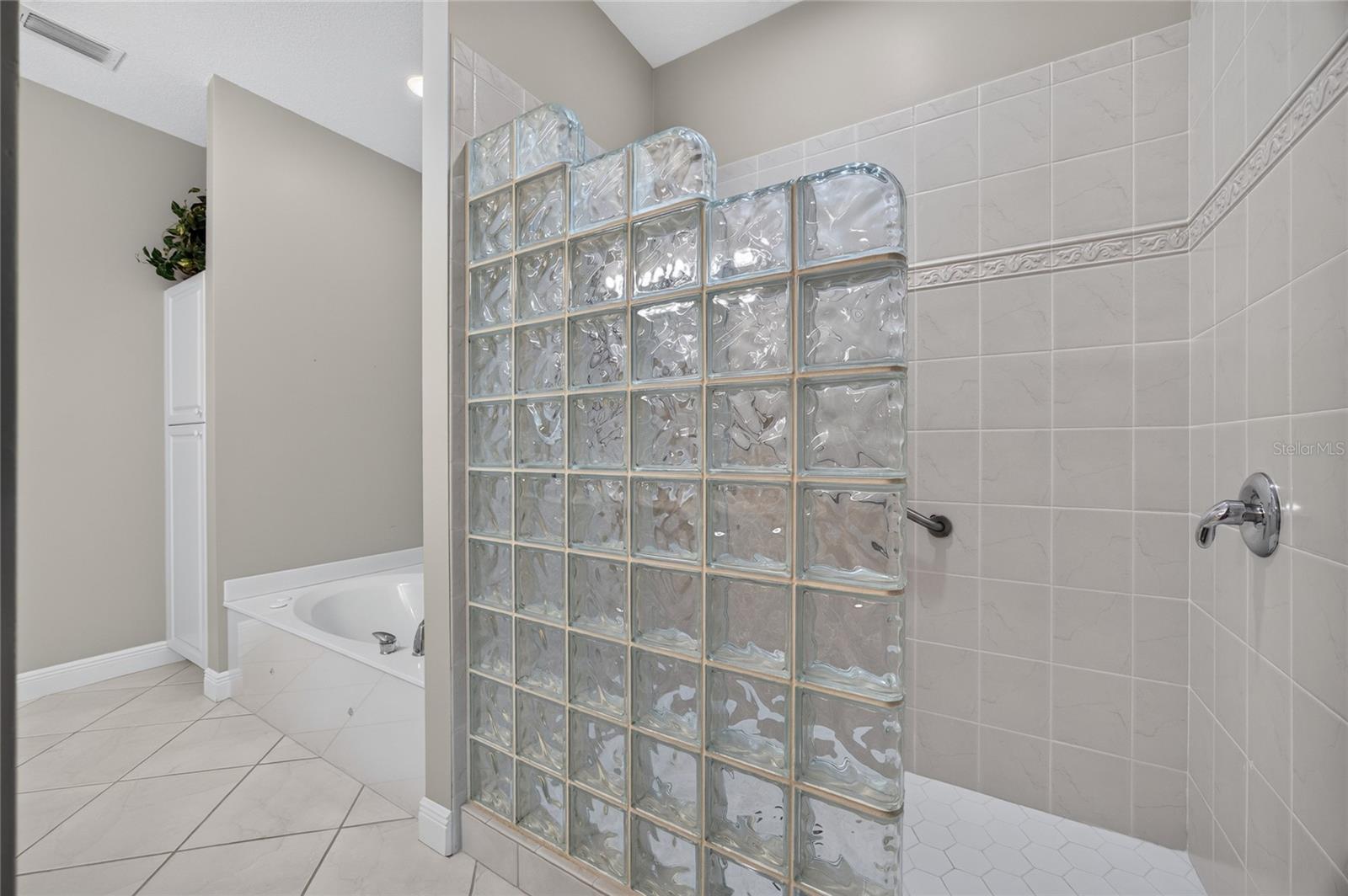 2590 Tarpon Cove Dr #821, Punta Gorda, FL 33950 — photo 26 of 53