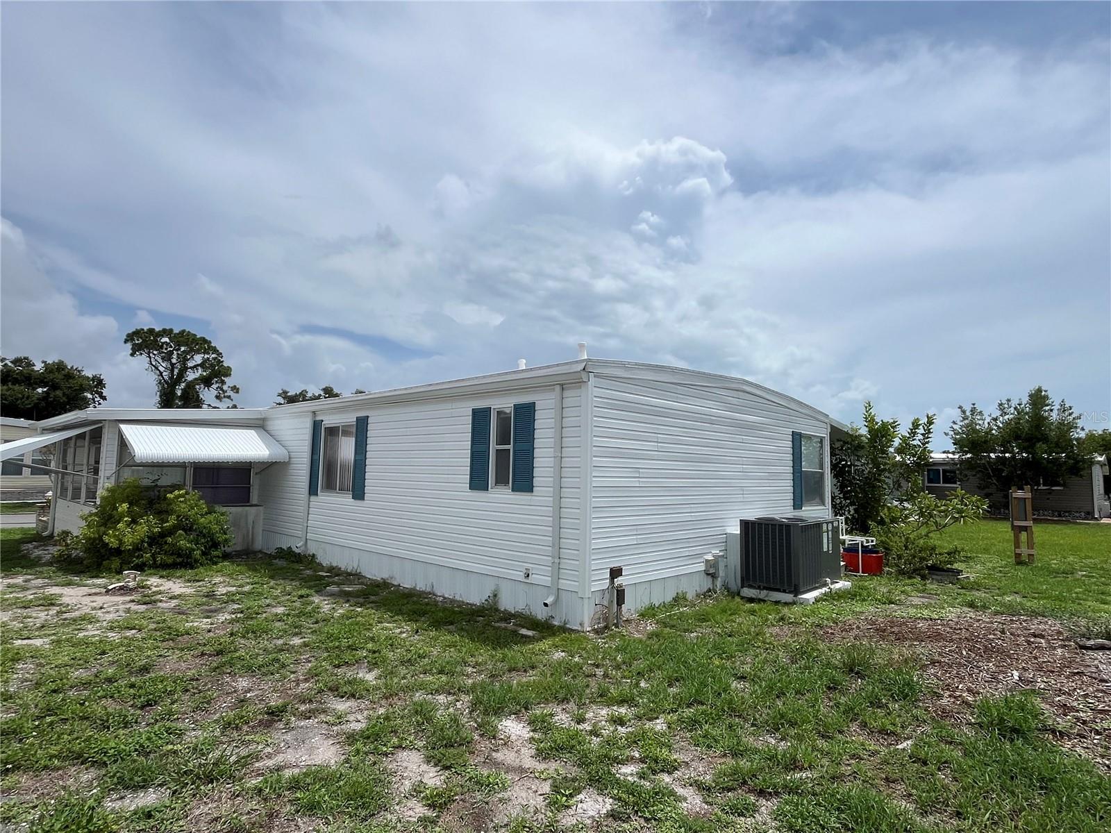 900 Jolanda Cir, Venice, FL 34285 — photo 4 of 46