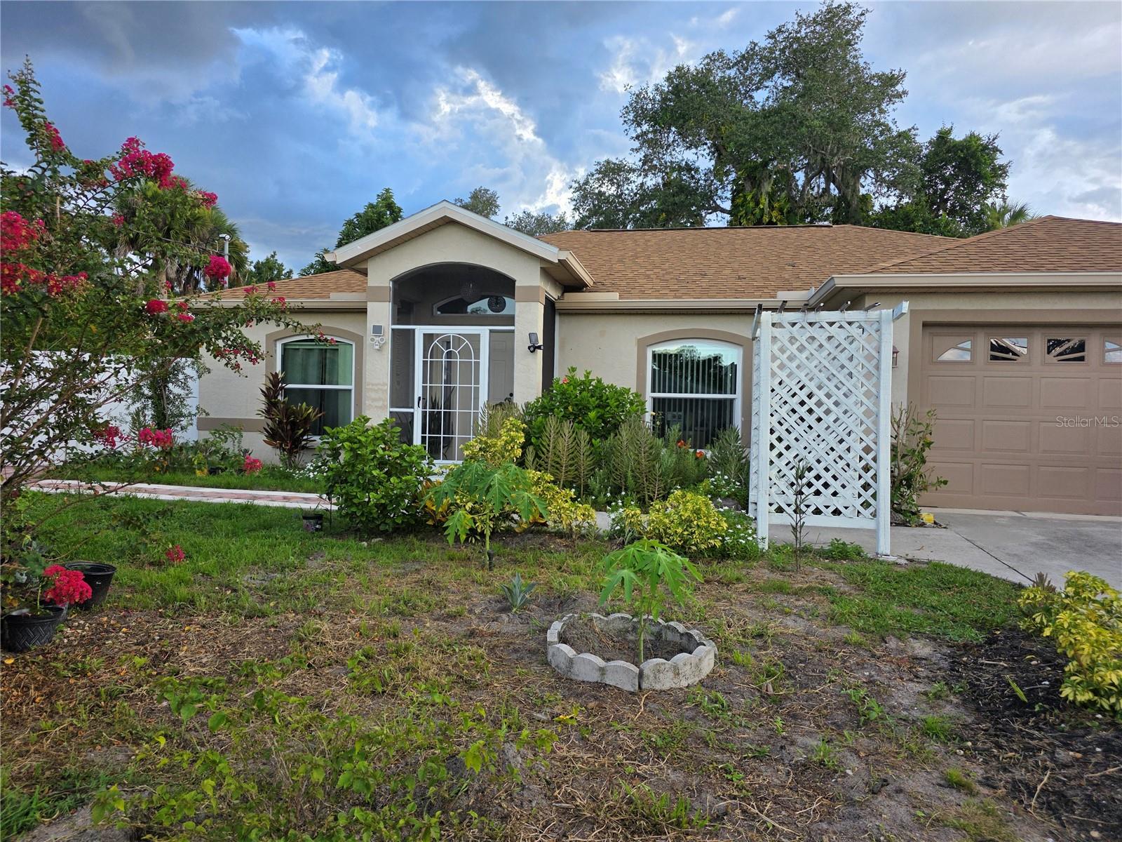 4943 Beckham Ct