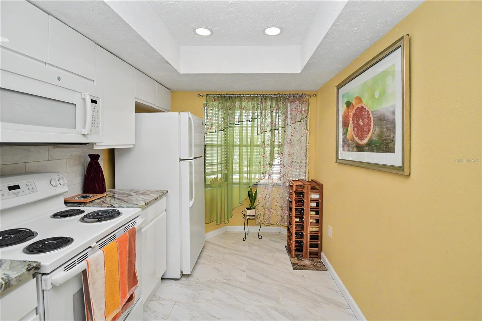 5677 Summer Side Ln #31B, Sarasota, FL 34231 — photo 8 of 32