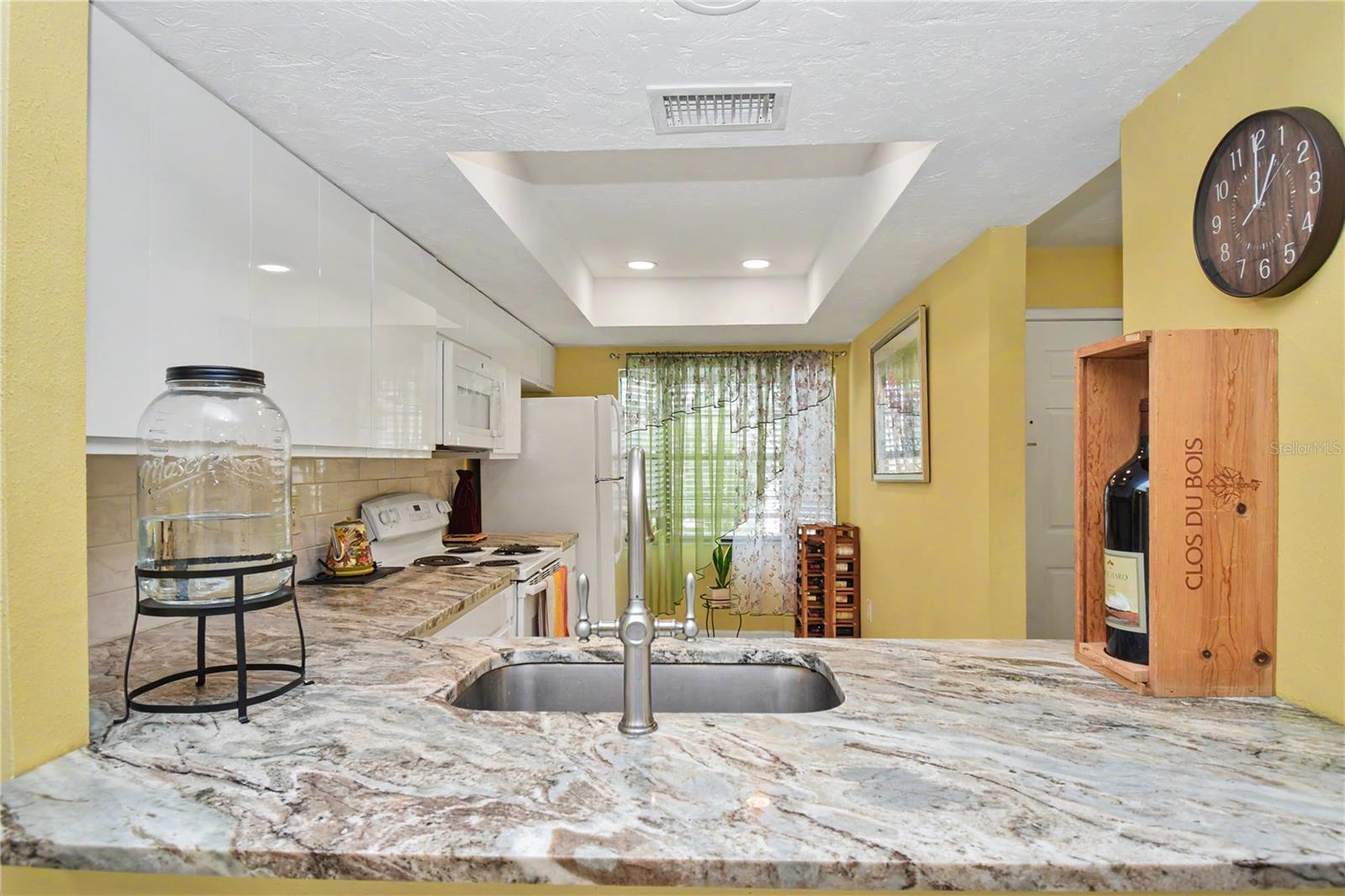 5677 Summer Side Ln #31B, Sarasota, FL 34231 — photo 9 of 32