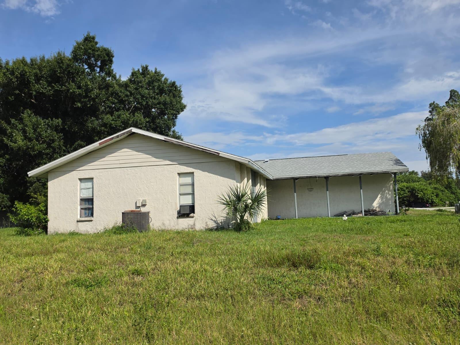 586 Altoona St NW, Port Charlotte, FL 33948 — photo 2 of 4