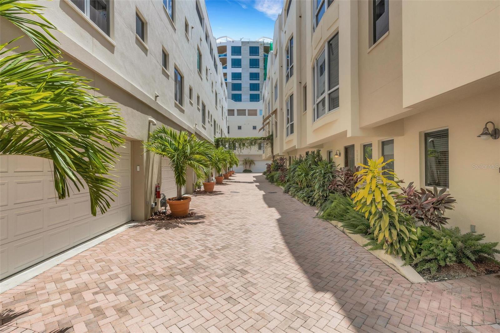 235 Cocoanut Ave #108B, Sarasota, FL 34236 — photo 3 of 43