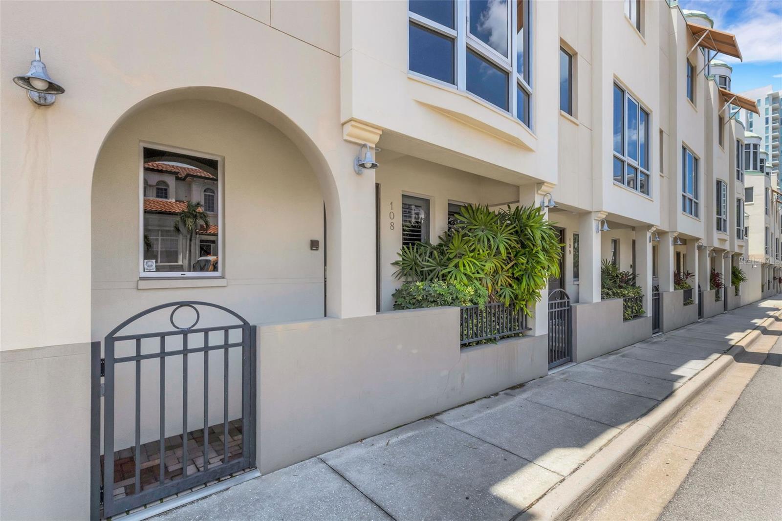235 Cocoanut Ave #108B, Sarasota, FL 34236 — photo 4 of 43