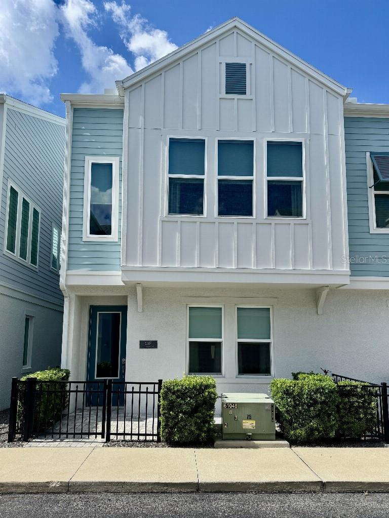 2317 Lindstrom St, Sarasota, FL 34237 — photo 1 of 38