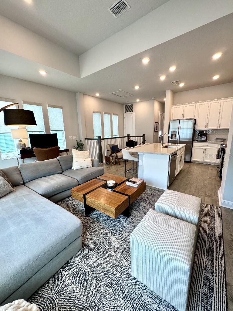 2317 Lindstrom St, Sarasota, FL 34237 — photo 16 of 38