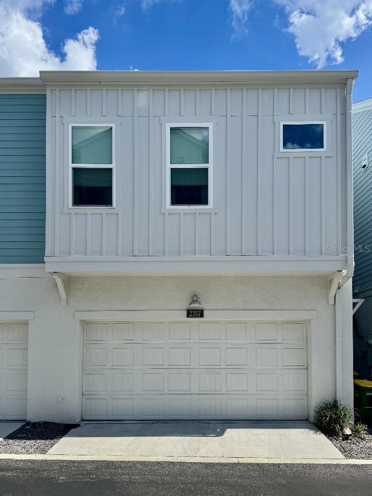 2317 Lindstrom St, Sarasota, FL 34237 — photo 3 of 38