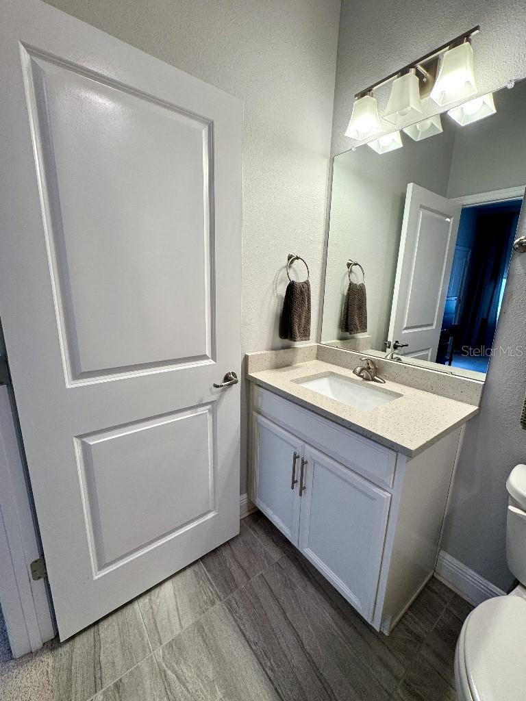 2317 Lindstrom St, Sarasota, FL 34237 — photo 7 of 38