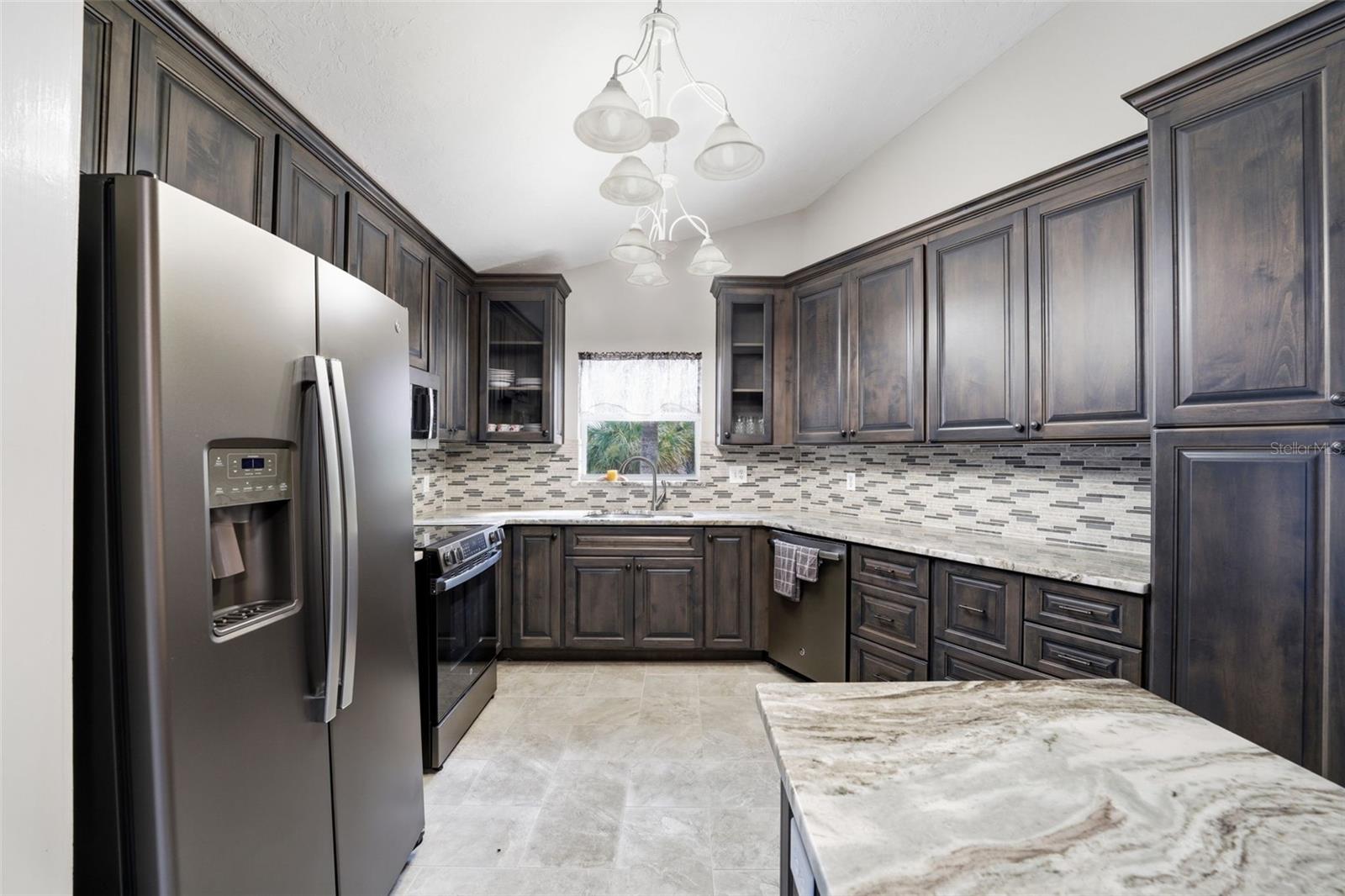 CUSTOM KITCHEN