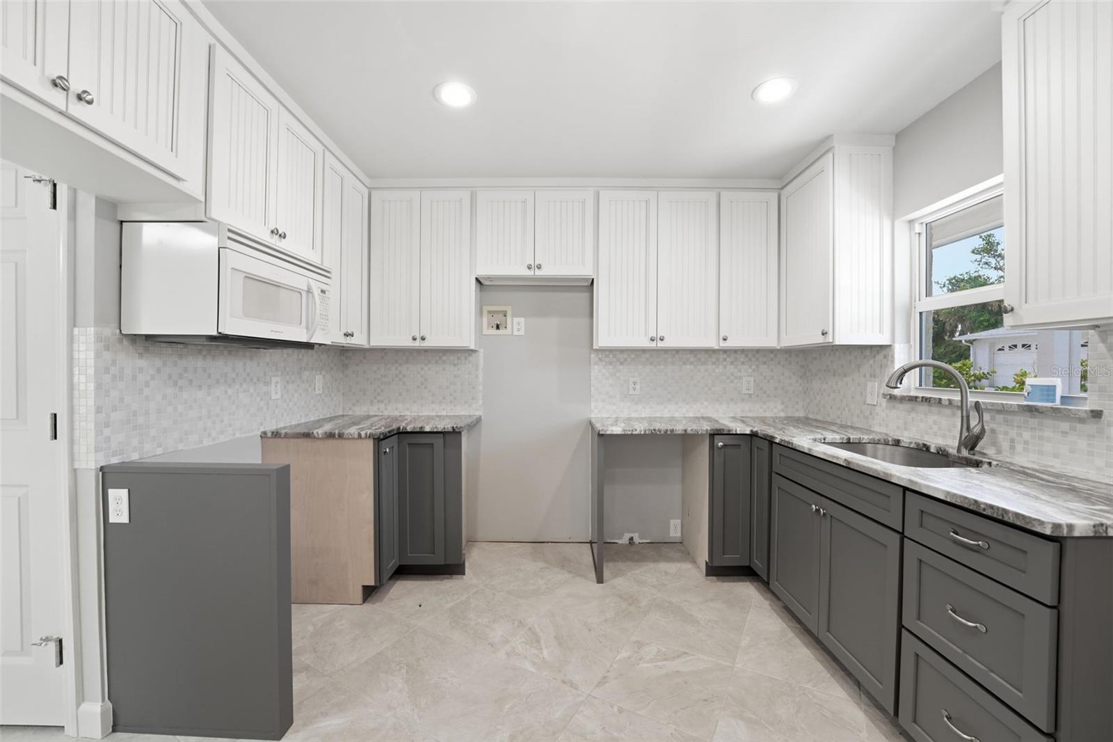 KITCHEN SPACE IN POOL LOUNGE AREA