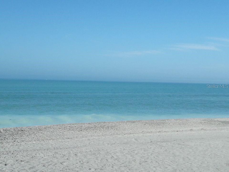 BEAUTIFUL BEACH TRANQUILITY