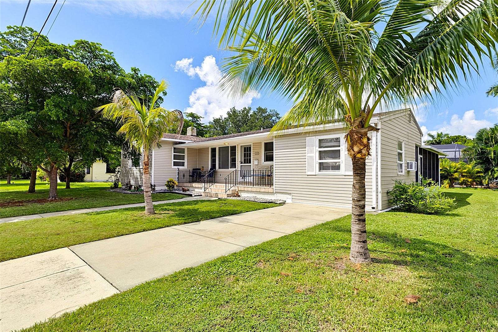 315 Durrance St, Punta Gorda, FL 33950 — photo 3 of 50