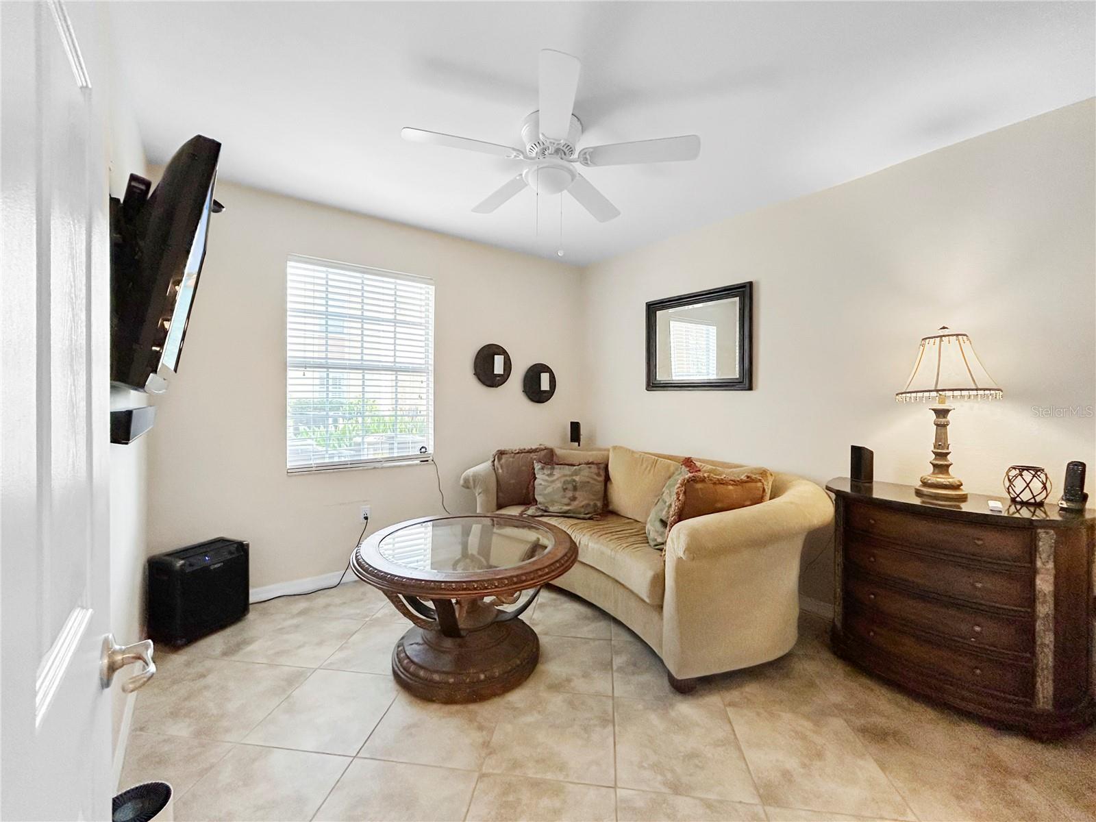 Guest bedroom 1