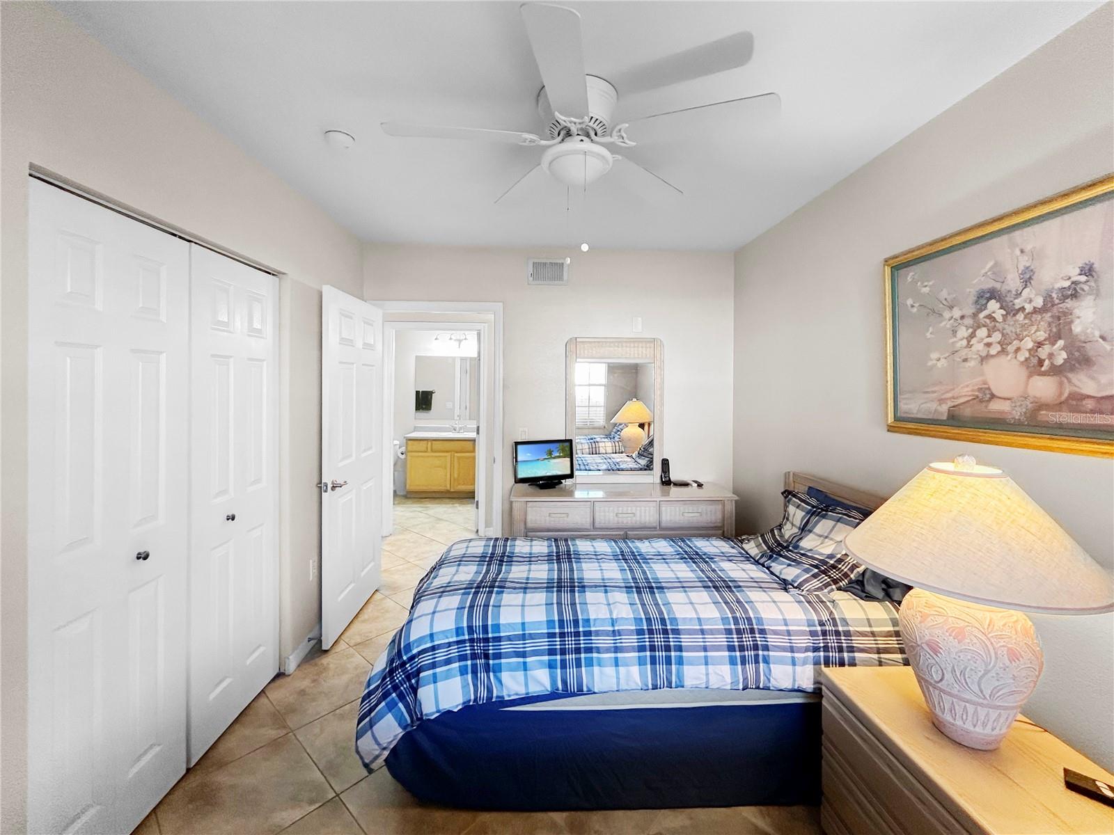 Guest bedroom 2
