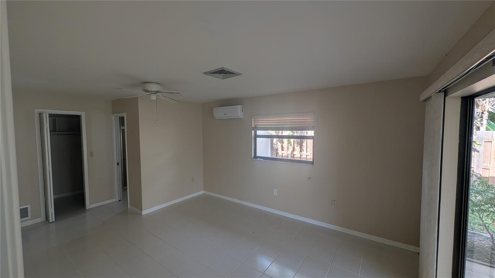 3720 Pin Oaks St, Sarasota, FL 34232 — photo 5 of 15