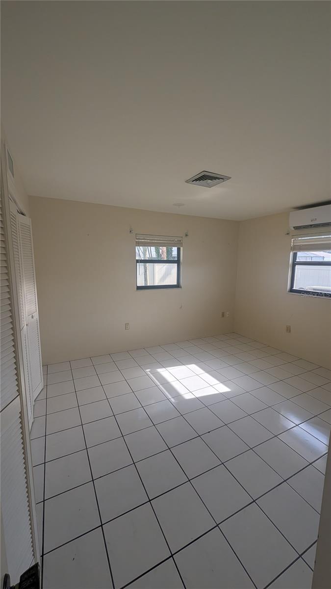 3720 Pin Oaks St, Sarasota, FL 34232 — photo 7 of 15