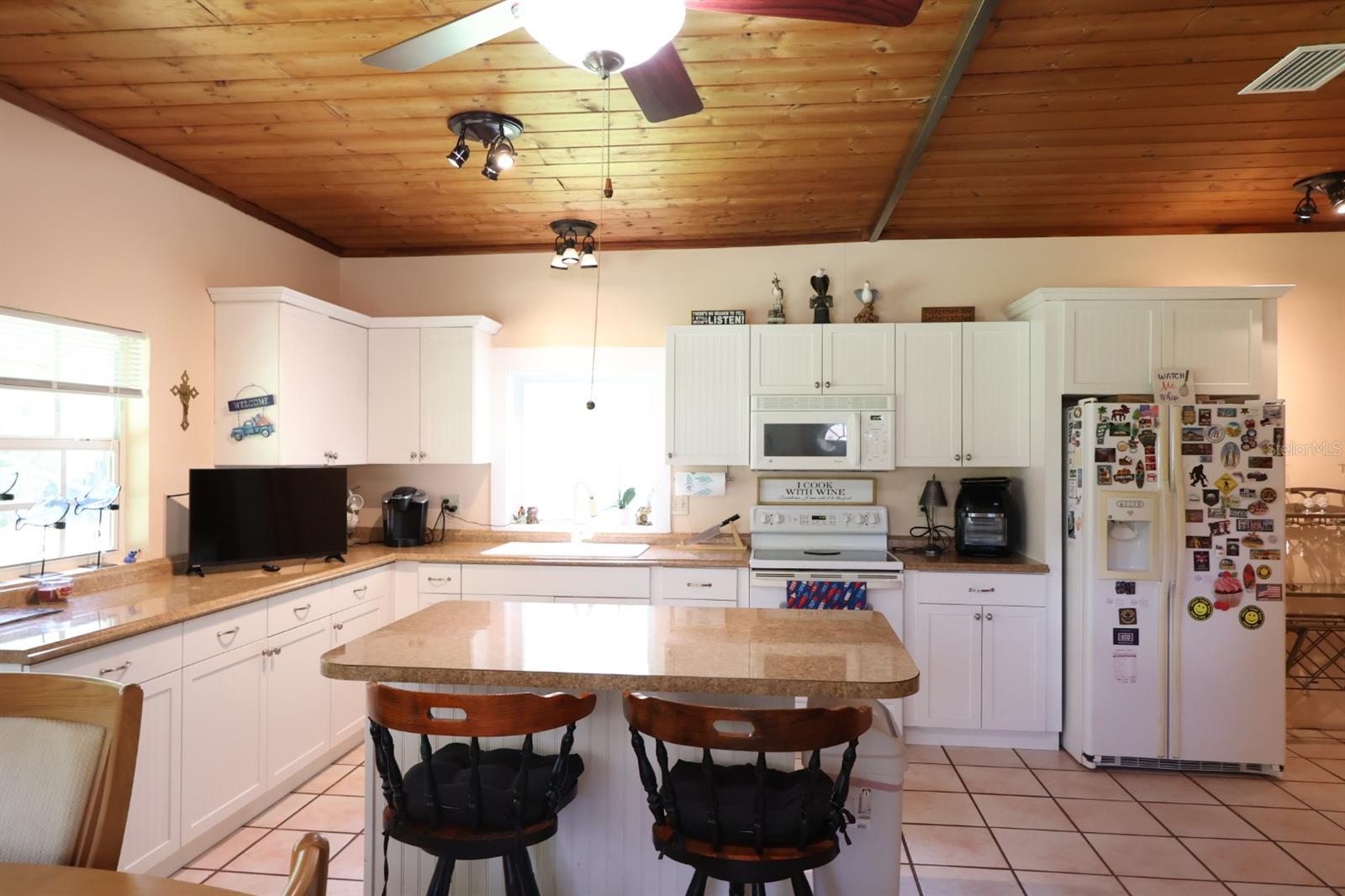 3250 Taylor Rd, Punta Gorda, FL 33950 — photo 8 of 23