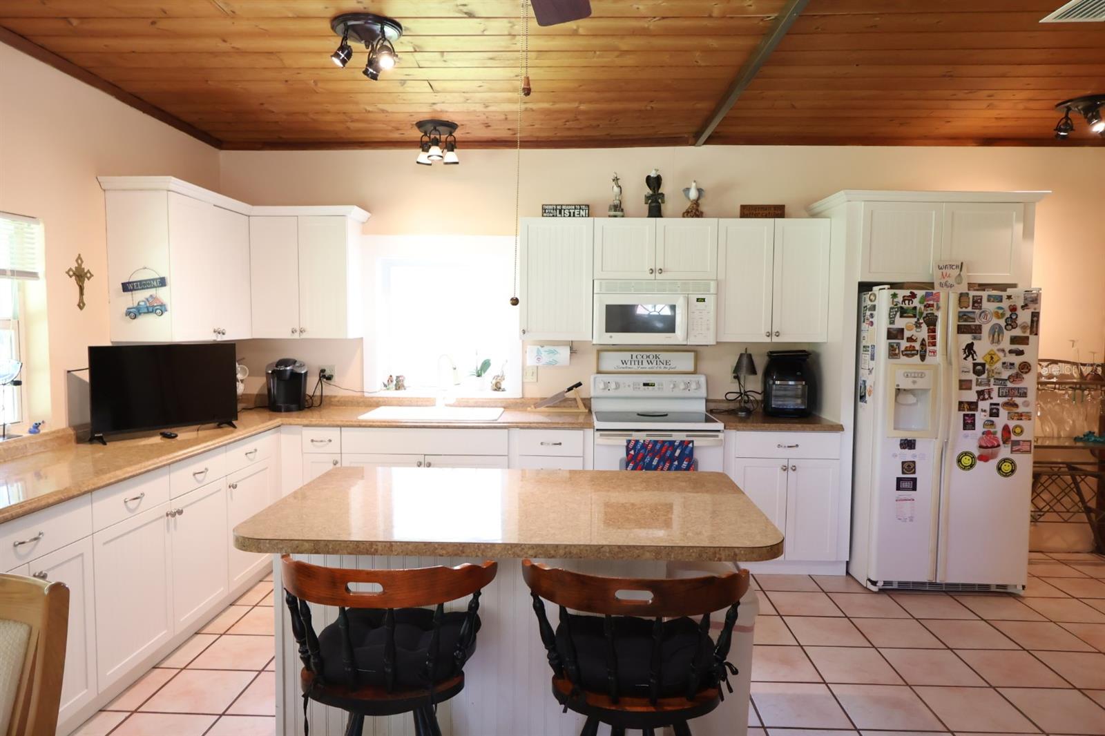 3250 Taylor Rd, Punta Gorda, FL 33950 — photo 10 of 23