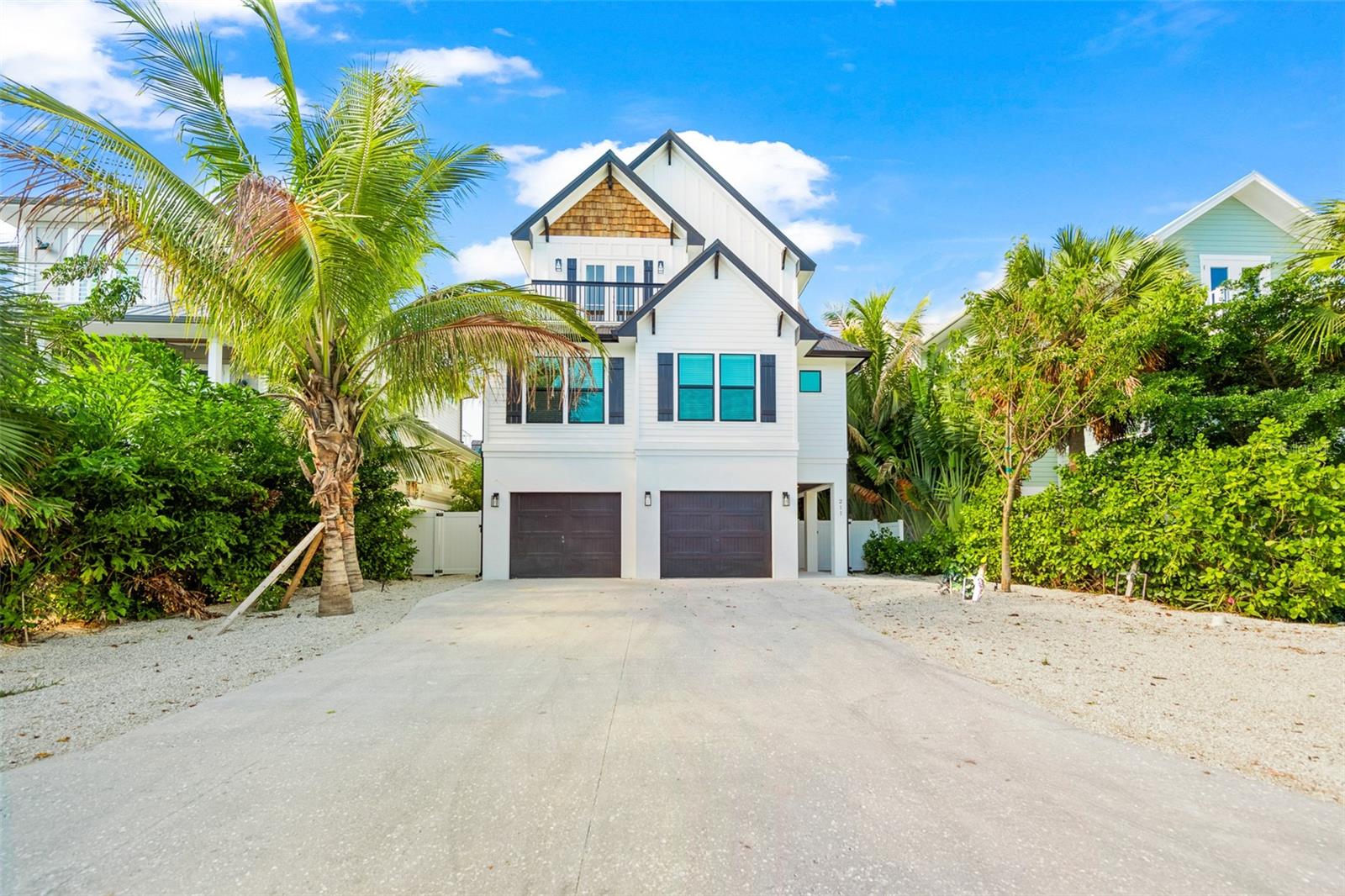 211 Grant Dr, Sarasota, FL 34236 — photo 2 of 87