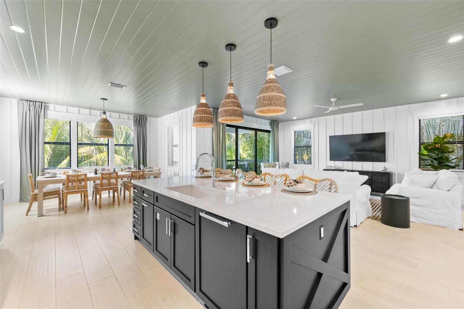 211 Grant Dr, Sarasota, FL 34236 — photo 11 of 87