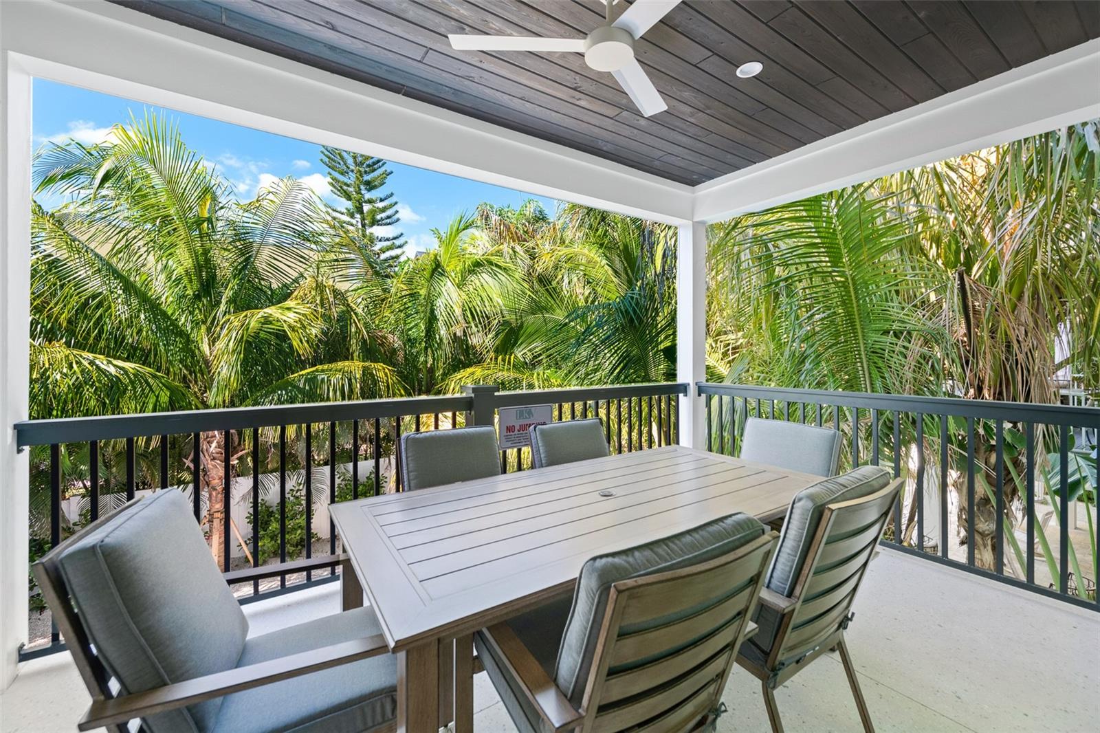 211 Grant Dr, Sarasota, FL 34236 — photo 14 of 87