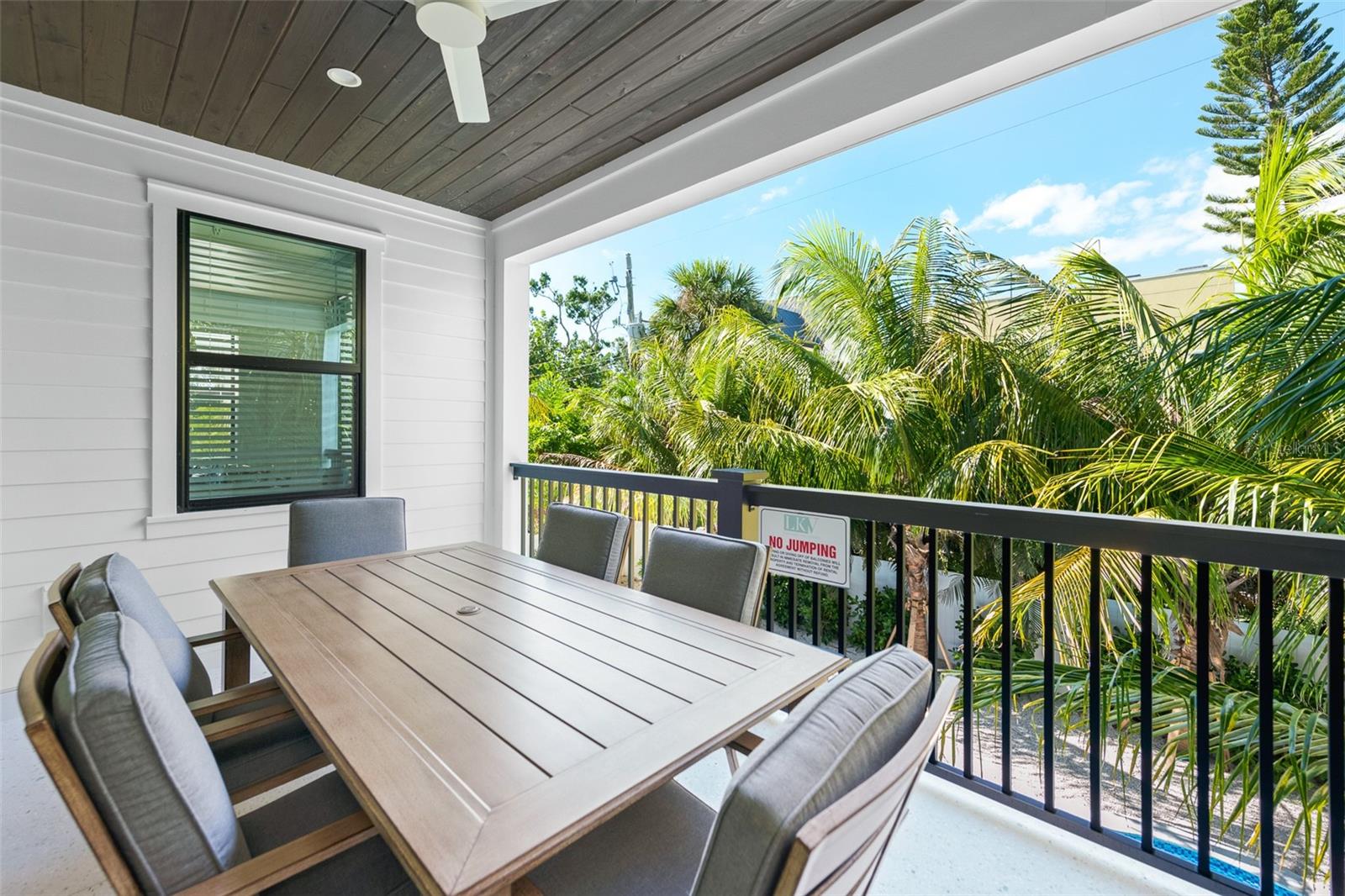 211 Grant Dr, Sarasota, FL 34236 — photo 15 of 87