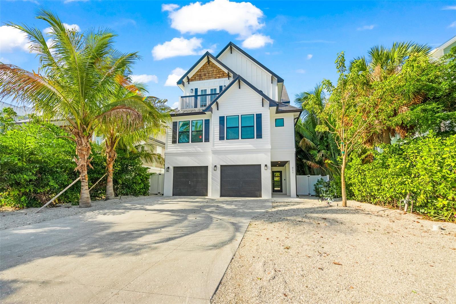 211 Grant Dr, Sarasota, FL 34236 — photo 3 of 87