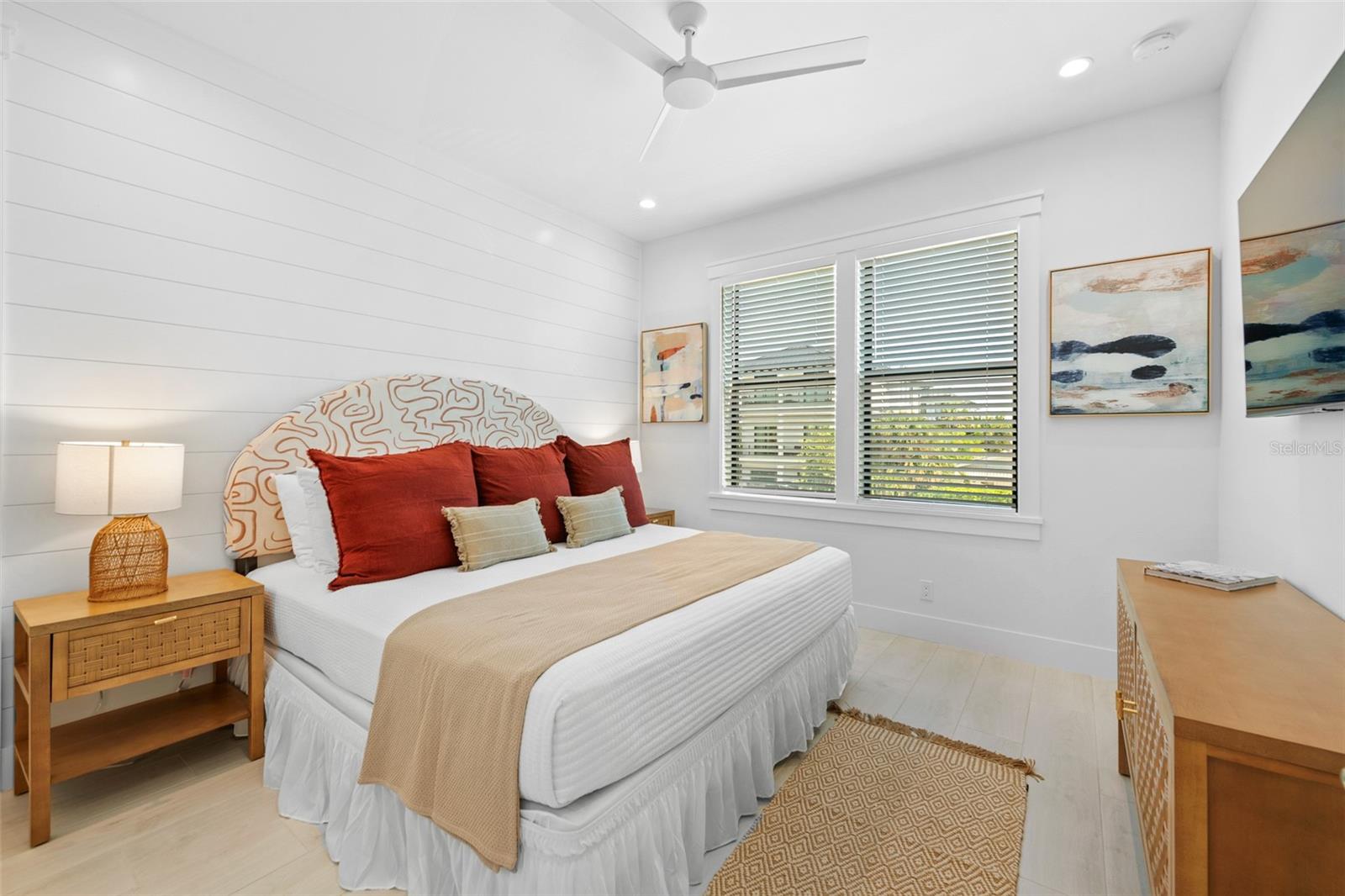 211 Grant Dr, Sarasota, FL 34236 — photo 21 of 87