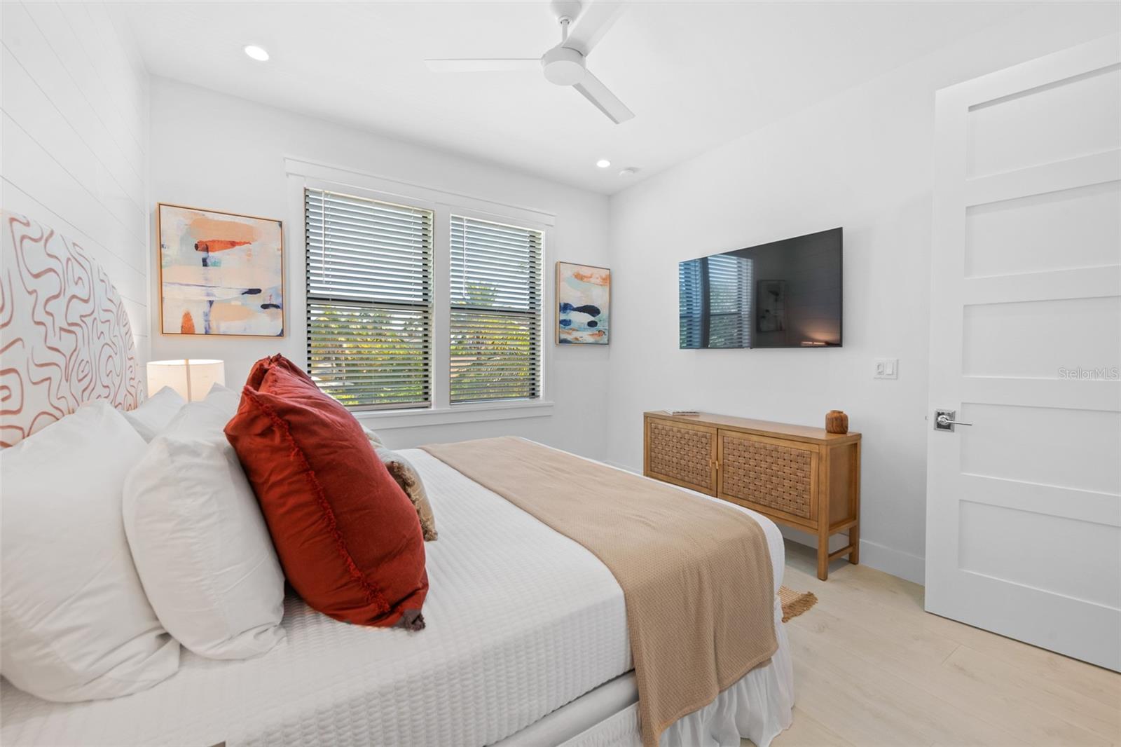 211 Grant Dr, Sarasota, FL 34236 — photo 24 of 87