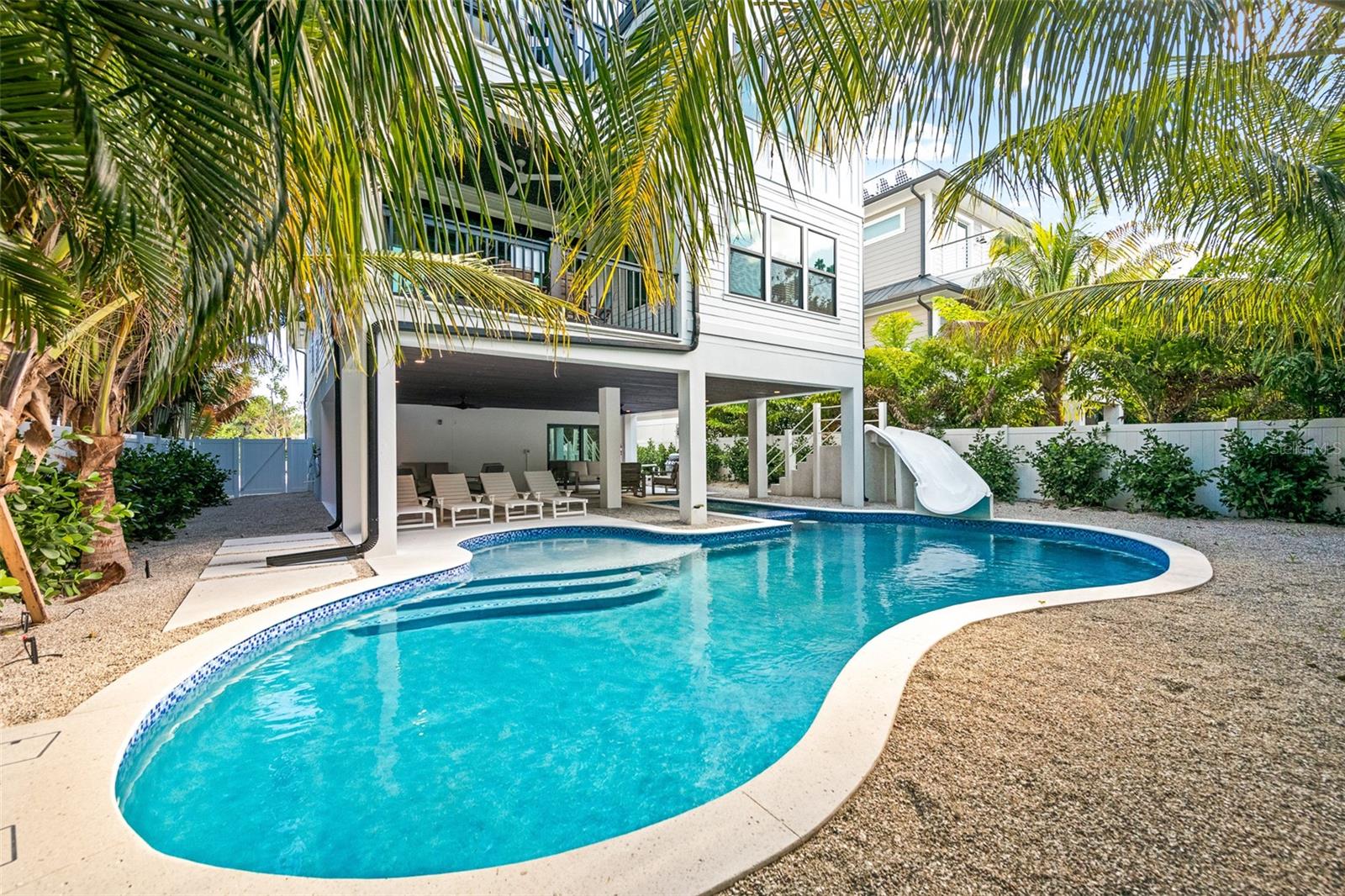 211 Grant Dr, Sarasota, FL 34236 — photo 4 of 87