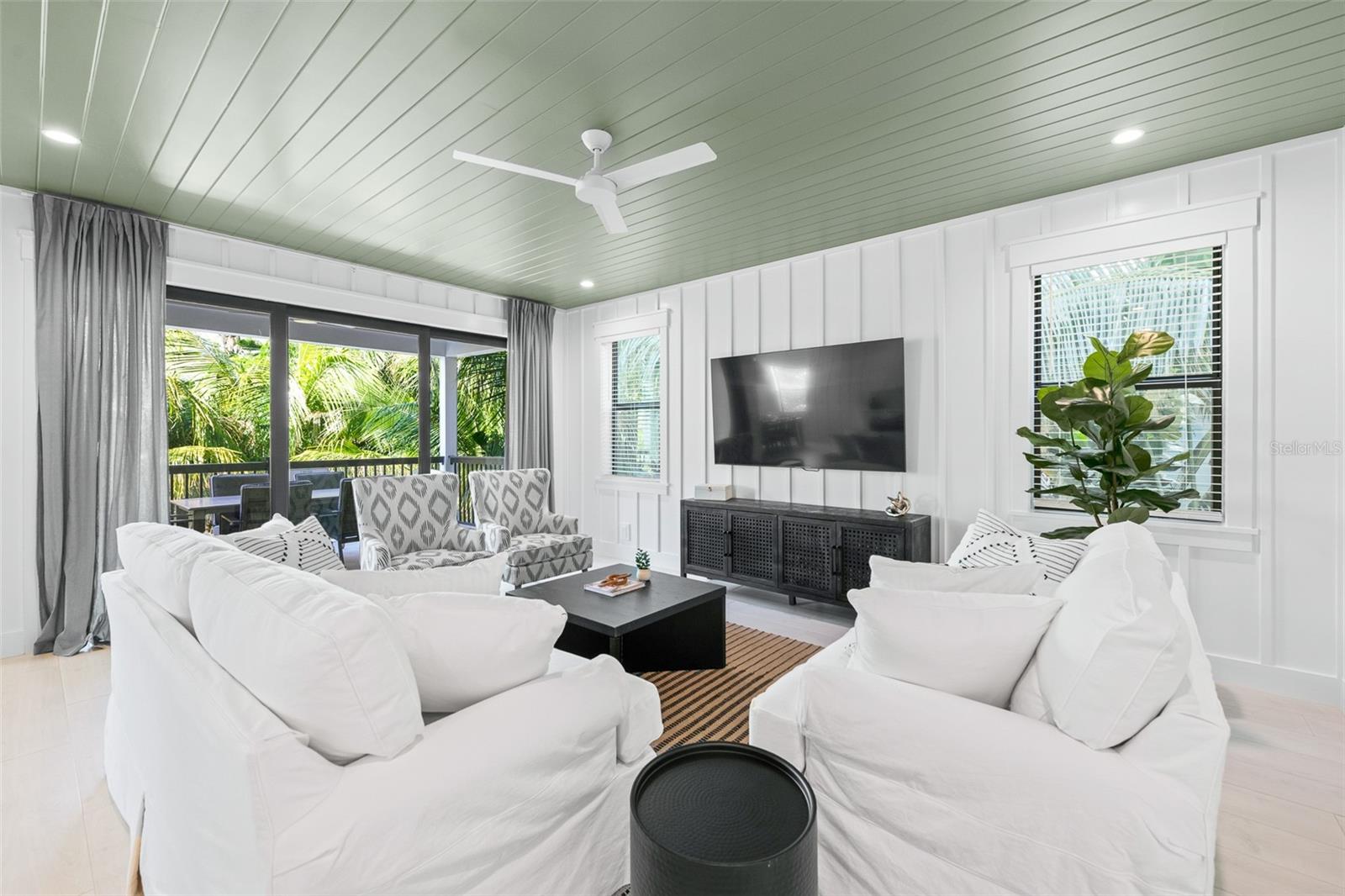 211 Grant Dr, Sarasota, FL 34236 — photo 5 of 87