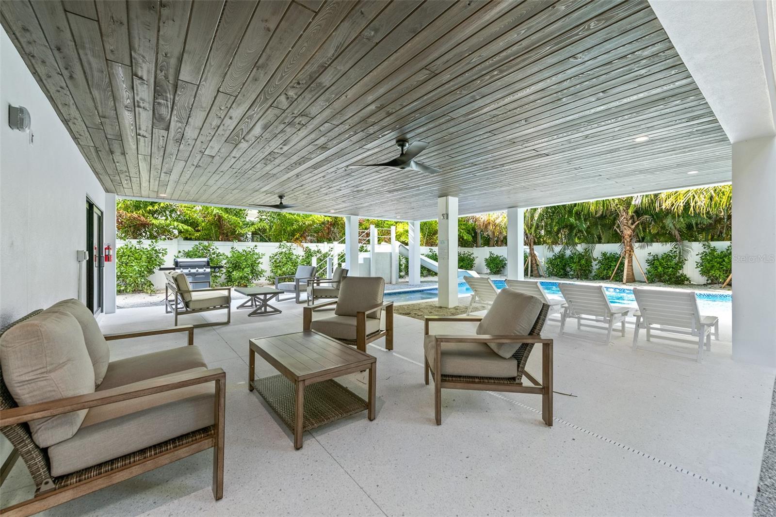211 Grant Dr, Sarasota, FL 34236 — photo 65 of 87