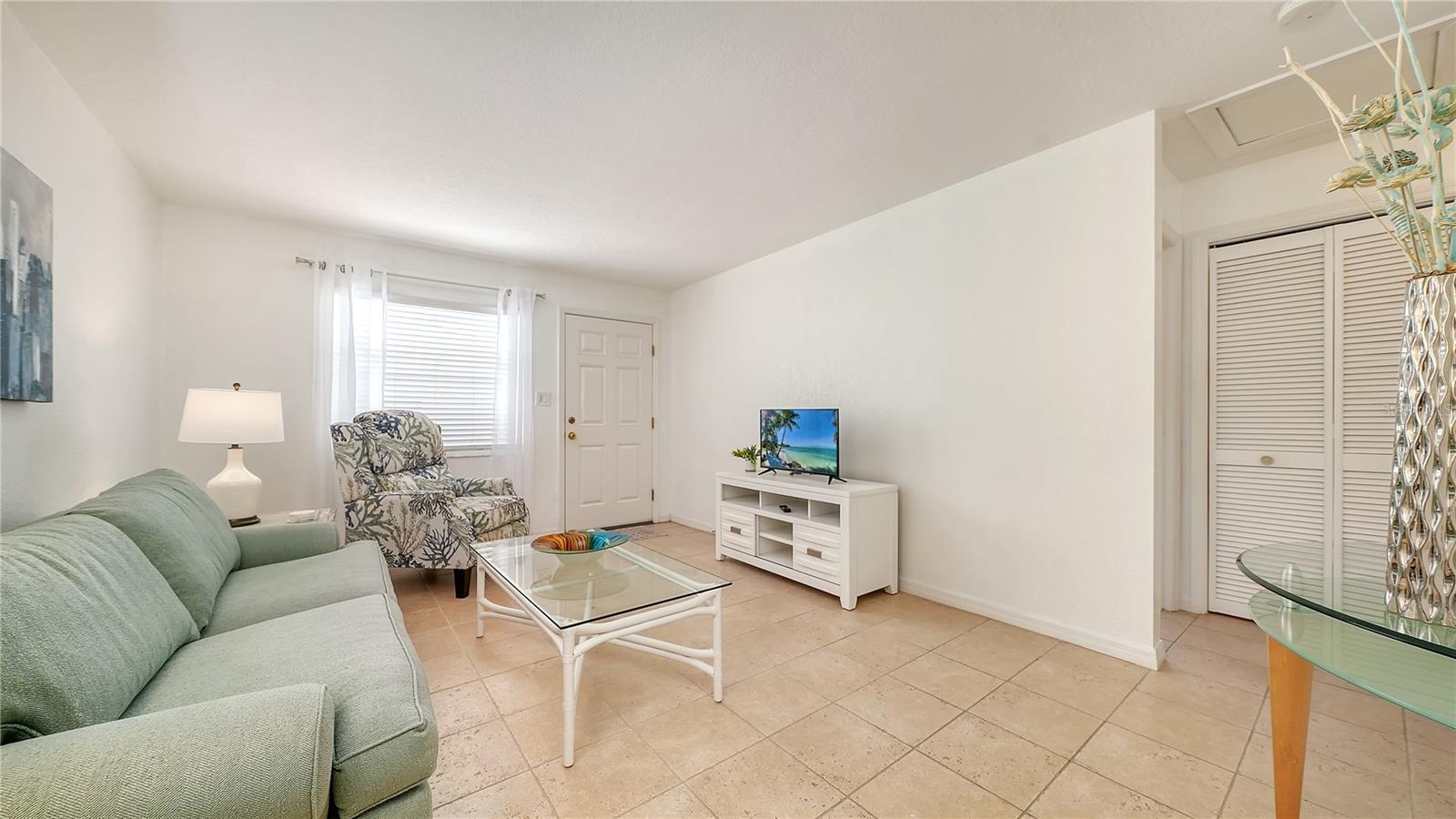 1749 Hillview St #1, Sarasota, FL 34239 — photo 6 of 32
