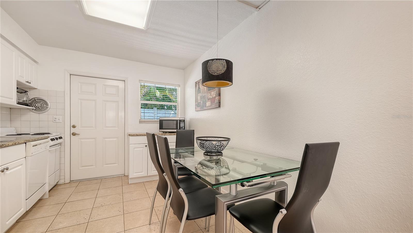 1749 Hillview St #1, Sarasota, FL 34239 — photo 7 of 32