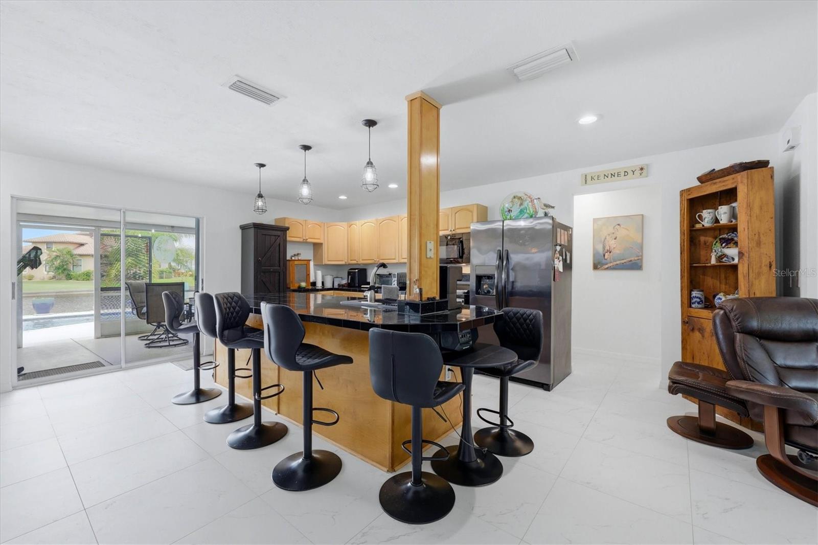 Kitchen/ Dining Area