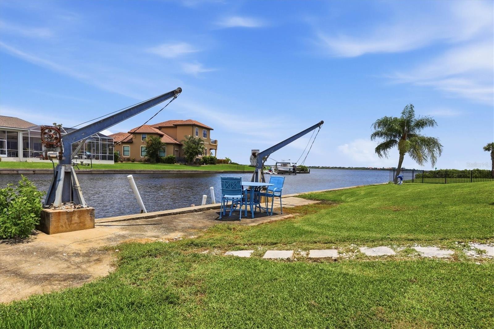 Davits in non working condition *See Realtor remarks*