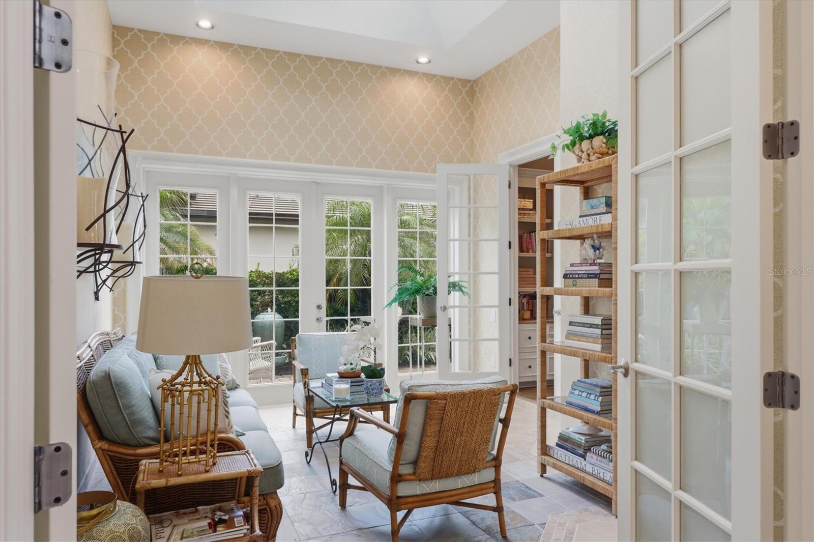 GARDEN ROOM