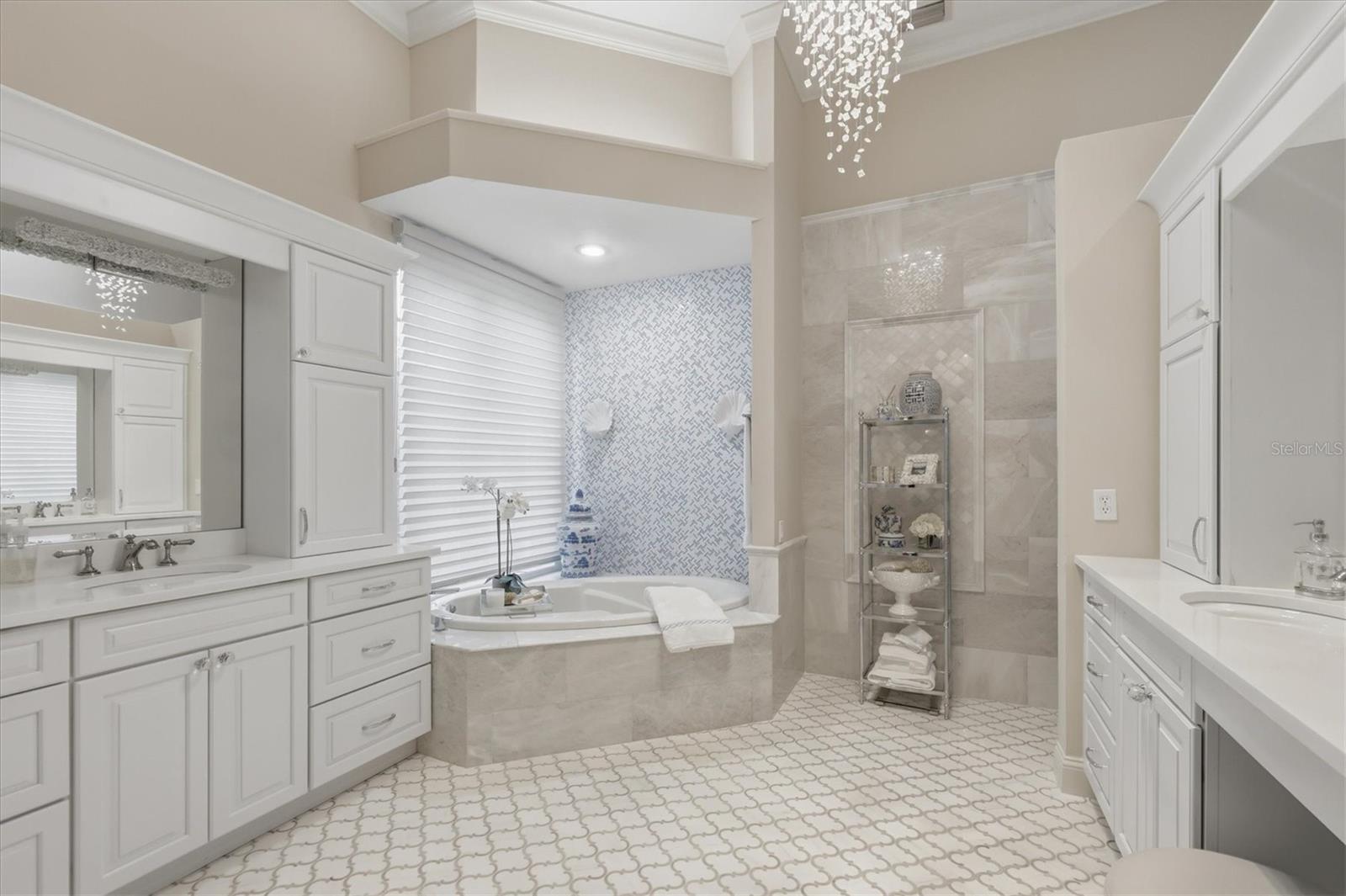 PRIMARY SUITE BATH