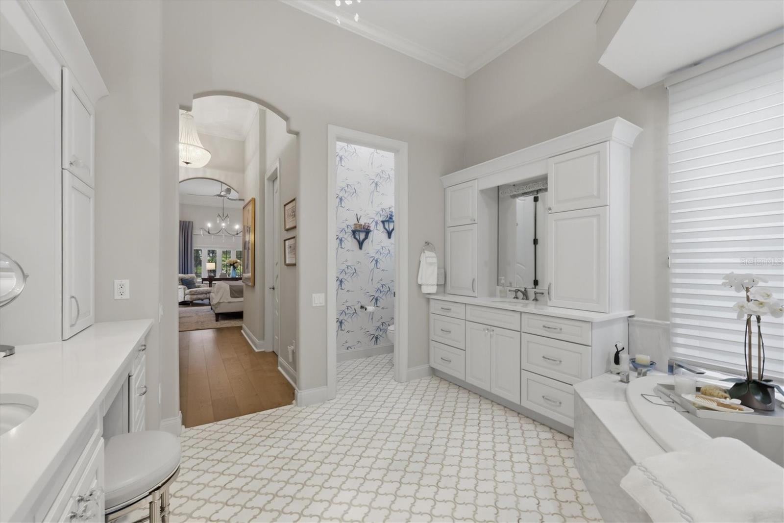 PRIMARY SUITE BATH