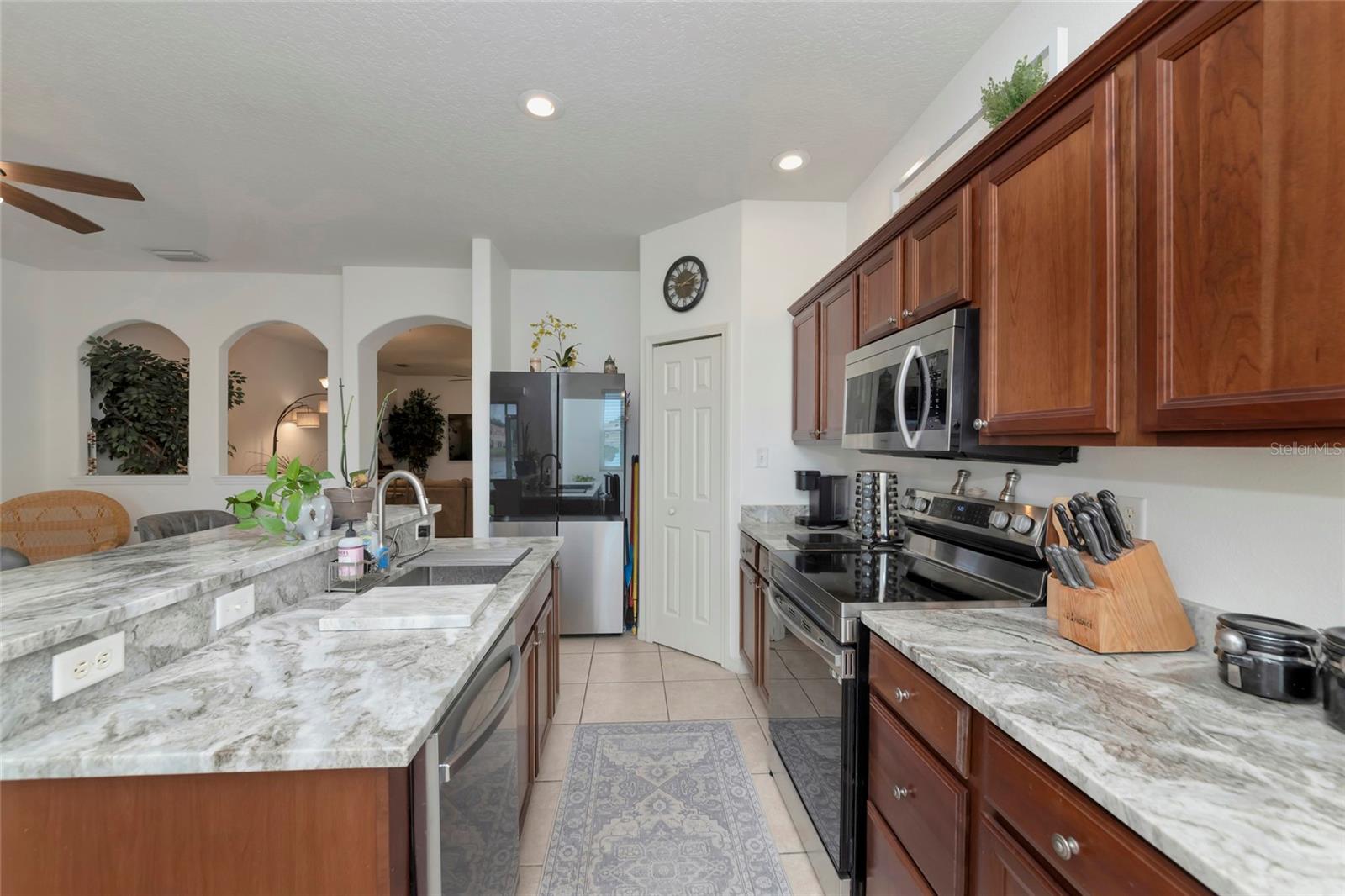 3426 Parkridge Cir #34-105, Sarasota, FL 34243 — photo 18 of 37