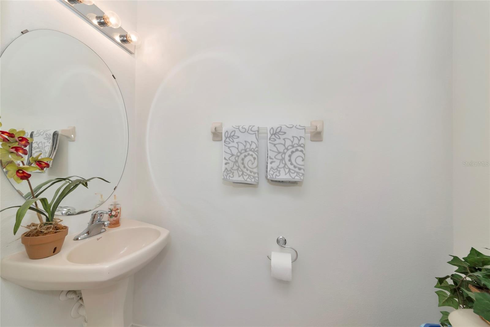 3426 Parkridge Cir #34-105, Sarasota, FL 34243 — photo 24 of 37