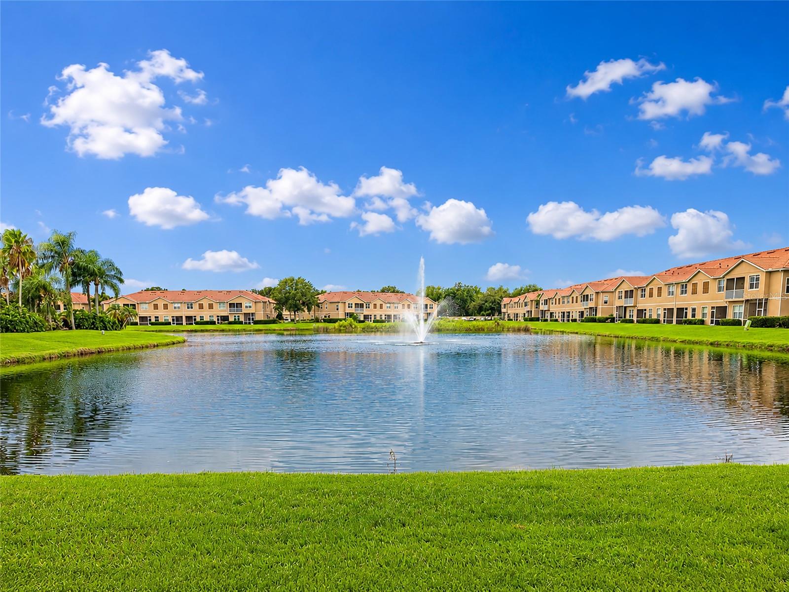 3426 Parkridge Cir #34-105, Sarasota, FL 34243 — photo 4 of 37